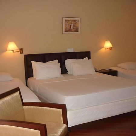 Devon Hotel Kandy Bagian luar foto