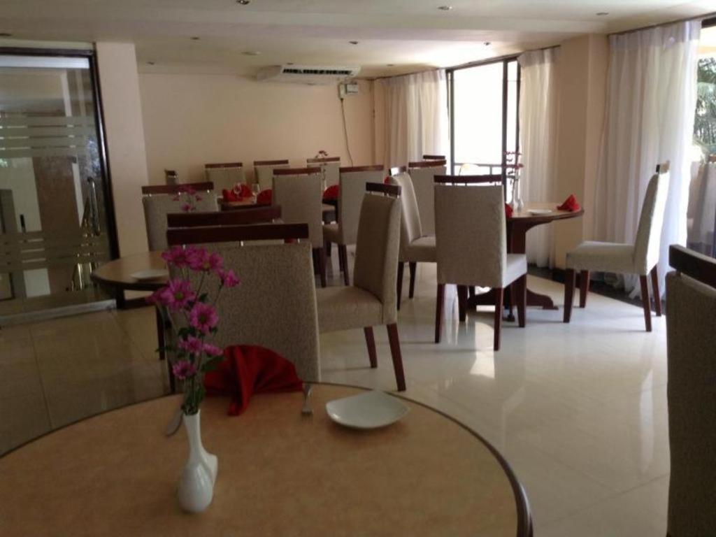 Devon Hotel Kandy Bagian luar foto