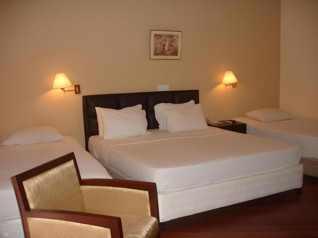 Devon Hotel Kandy Bagian luar foto