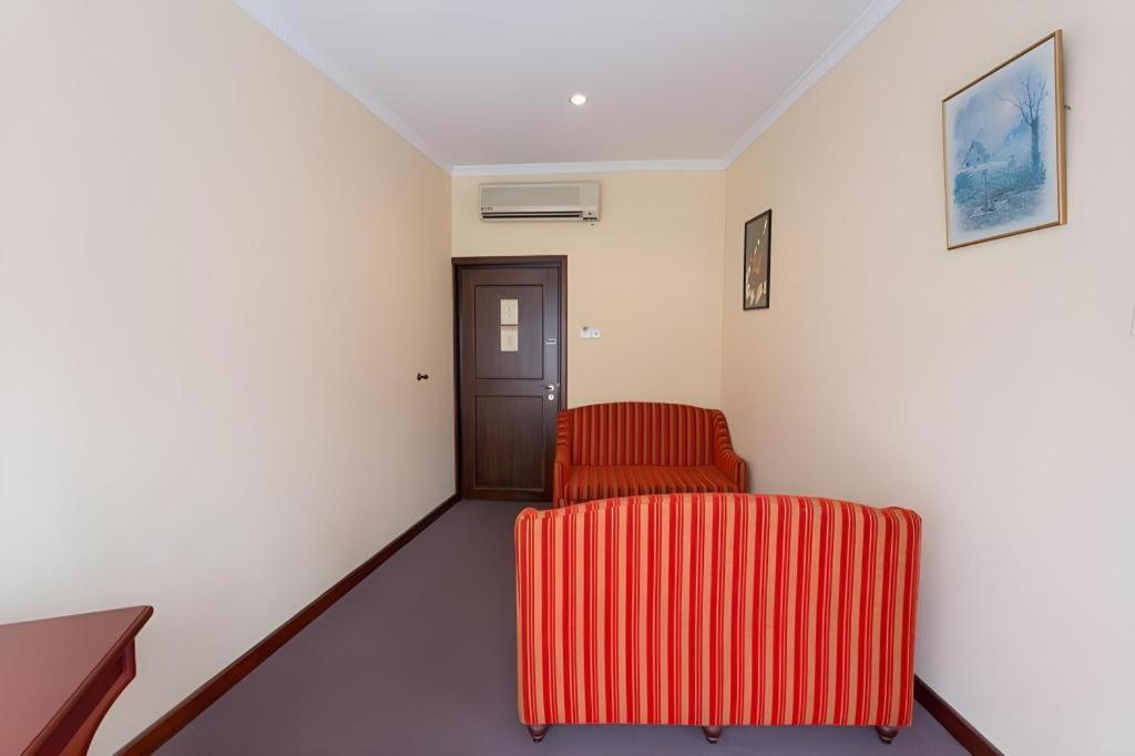 Devon Hotel Kandy Bagian luar foto