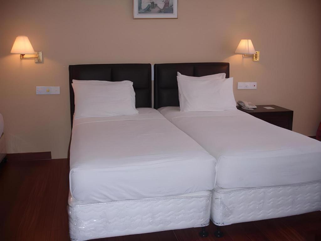 Devon Hotel Kandy Bagian luar foto