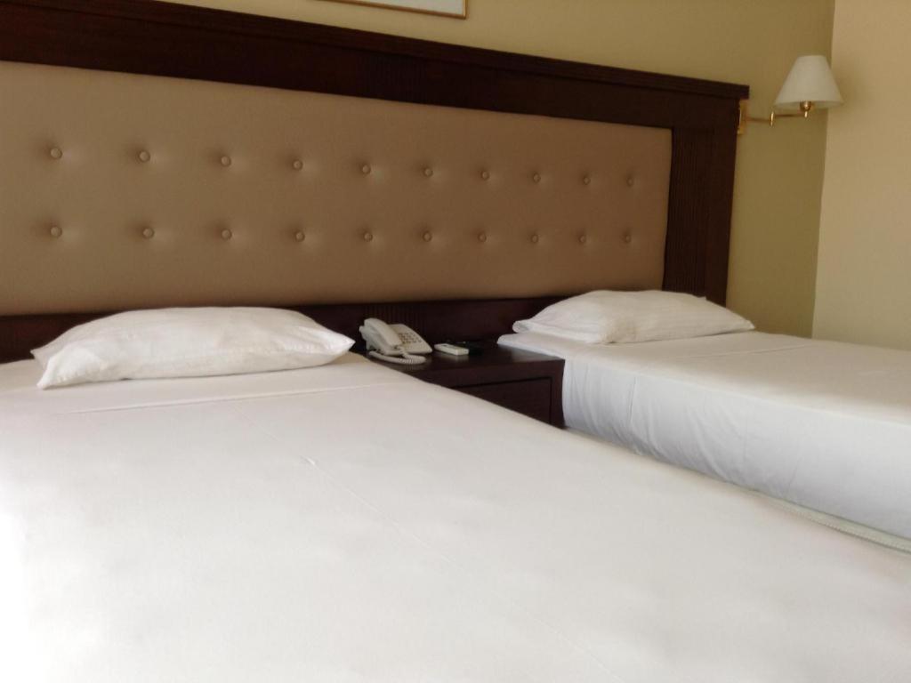 Devon Hotel Kandy Bagian luar foto