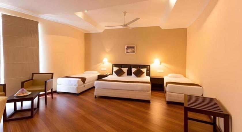 Devon Hotel Kandy Bagian luar foto